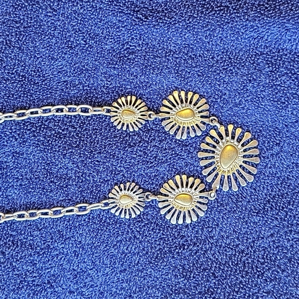 Lucky Brand Women's Floral Collar Necklace Two-Tone Chain Necklace 20"+2"